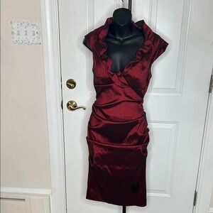 Chic Burgundy Ruffle Midi Dress
